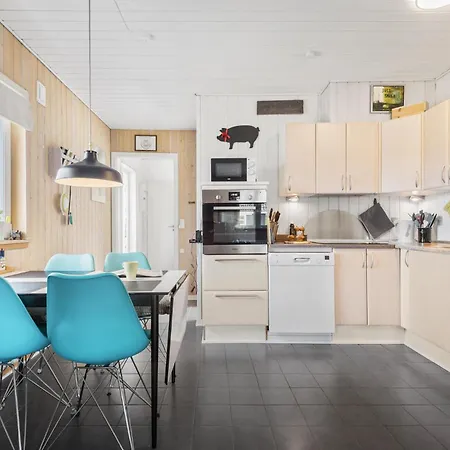 2 Bedroom Beautiful In * Hemmet