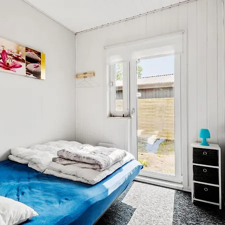 2 Bedroom Beautiful In Hemmet