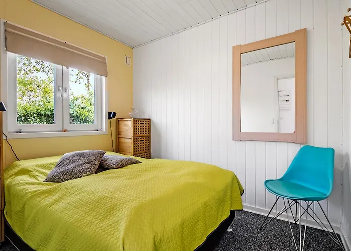 2 Bedroom Beautiful In Dom wakacyjny