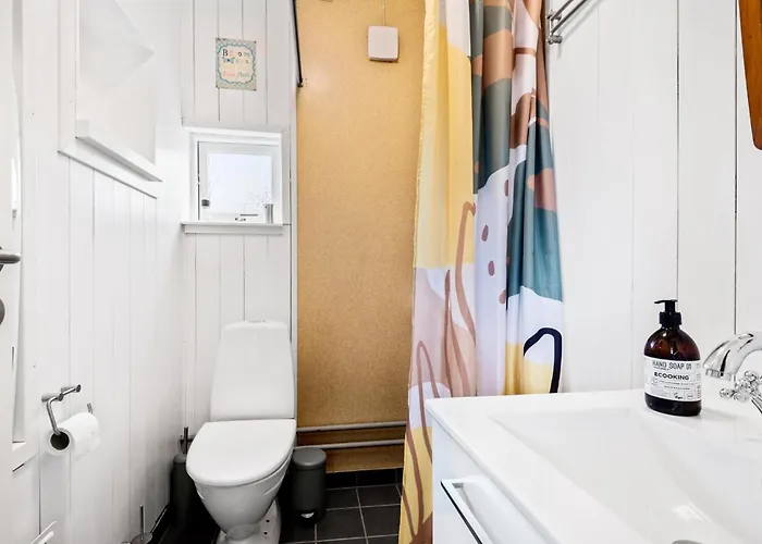 2 Bedroom Beautiful In Dom wakacyjny *