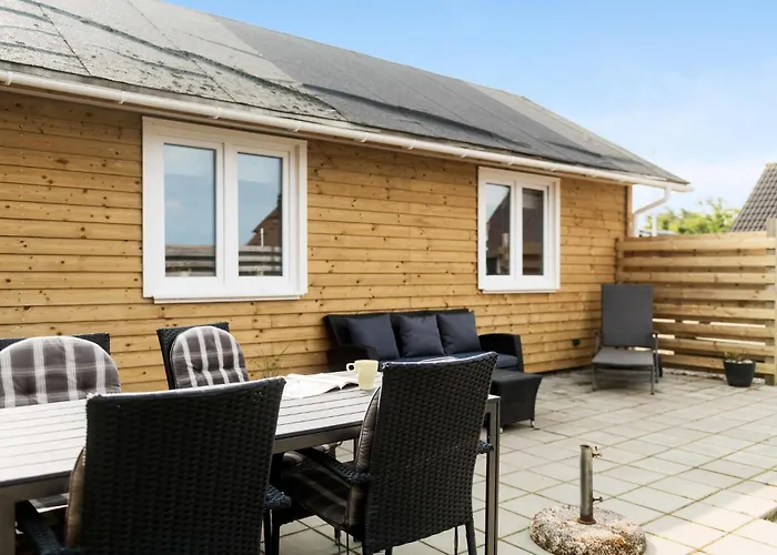 Dom wakacyjny 2 Bedroom Beautiful In