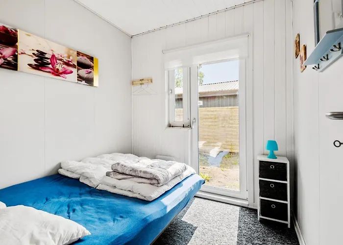 2 Bedroom Beautiful In Hemmet