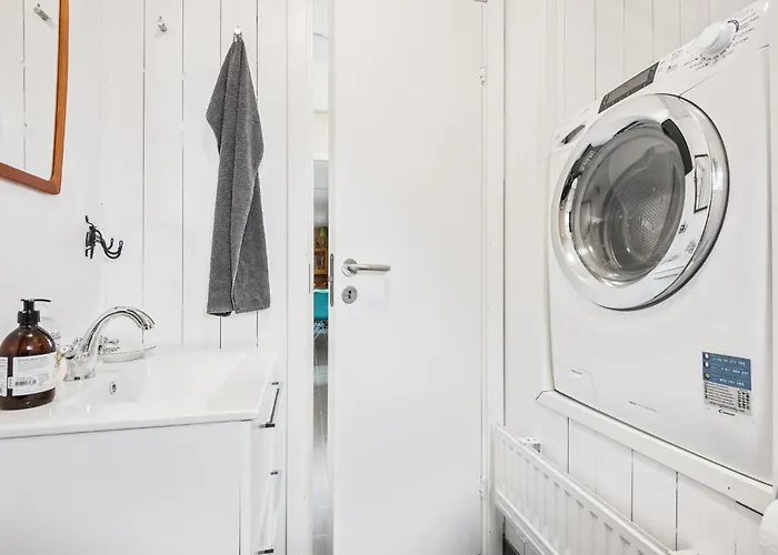 2 Bedroom Beautiful In *
